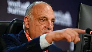 Javier tebas señalando